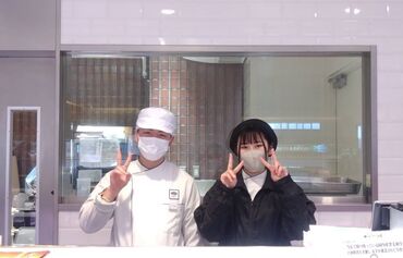 いづつ屋 京都八百一本館店 20代のスタッフ活躍中◎
レジ業務がないので、スグ覚えられる！と好評です★