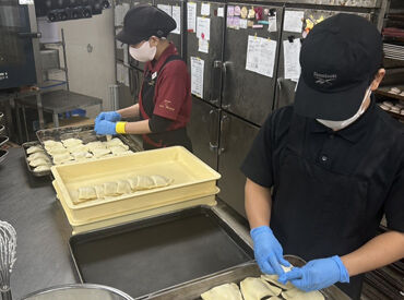 *＊未経験スタートの先輩の声＊*
自分が作った商品がお客様の手に渡るのは緊張もありましたが、嬉しい経験でした！