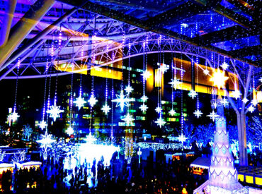 株式会社ウップスプランニング 【東京】※勤務地：横浜 ＼大量採用中！！／
クリスマス気分が味わえるイベントで、
楽しくバイトデビューしませんか♪
