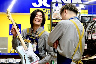 ハードオフ中条店 髪色＆髪型自由！ネイルもOK！
にぎやかな仲間があなたを待ってます◎
この春から新しくバイトするならここ！