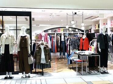 ＼自分のオシャレが好きな方、歓迎＊／
社割でお洋服が最大50％OFFに！
憧れのアパレル店員になってオシャレを楽しもう♪