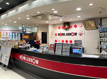 ボウルアロー　松原店 ＼オシャレも楽しもう♪／
髪型・髪色自由、ネイル・ピアス・ヒゲOK！
バイト先でも”あなたらしさ”は忘れずに◎