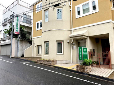 多田耳鼻咽喉科医院 午前と午後のシフト交代制◎
家庭やプライベートとの両立もしやすく、
限られた時間でしっかりお仕事したい方にオススメです♪