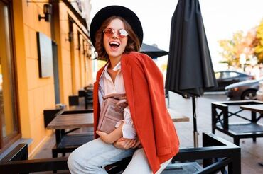 ファッション人材リンク株式会社【FJL】 ﾟ*｡☆ NEWスタッフ募集 ☆。*ﾟ
20～40代女性スタッフ活躍中♪
トレンド×アパレルSHOP☆彡
