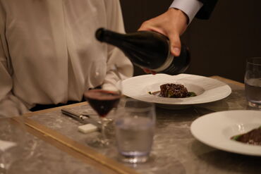 銀座レカン ≪銀座レカン≫
バールーム併設の高級フレンチ店！
コンクールで数々の賞を取得したソムリエも在籍◎