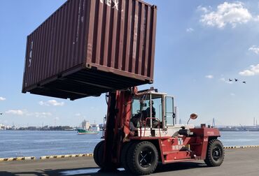 \東陽倉庫株式会社のグループ会社/
◇ボーナス年2回 ◇各種手当充実 etc.
正社員として安定した収入が得られます。