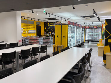 好きなカードゲームがあれば、その売り場担当に大抜擢!
自分の推しを自分の手でレイアウトしてPR♪
毎日楽しく働けますよ★