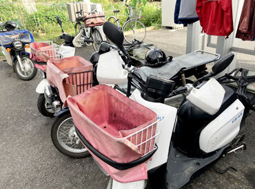 電動付き自転車なので体力の負担少なめでスイスイ配達できちゃいます♪