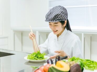 病院内厨房でのお仕事なので衛生管理も万全！
ライフスタイルに合わせて働き方を選べる職場です！