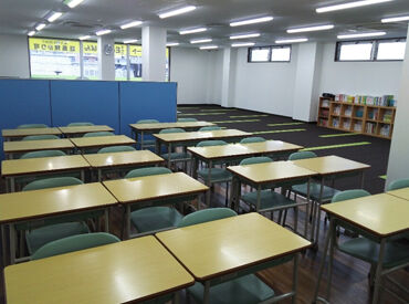 サイエイ放課後クラブ北浦和校の室内です。
こちらで子ども達と一緒に過ごしていただきます！