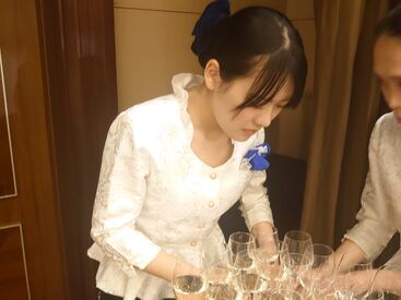 学生さんオススメ♪
ホテルの宴会やパーティー会場での
お仕事のため、接客やマナースキルが
身に付けられて今後に活かせます◎