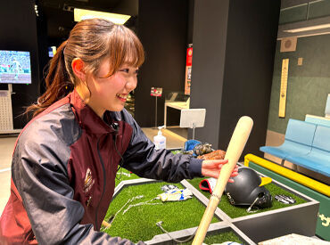 ★進路決定済み高校生もOK★
学生から主婦さんまで幅広い世代が活躍中!
社員含めスタッフ仲がよく「働きやすい!」と好評です♪