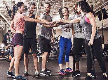 \スタッフだけの特別待遇あり!/
施設は無料で利用し放題!
お仕事しながらカラダも鍛えちゃおう♪