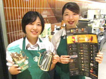 ＼スタバ好き、カフェ好き必見！／
コーヒーの香りに包まれたおしゃれ空間◎
未経験スタート大歓迎です！