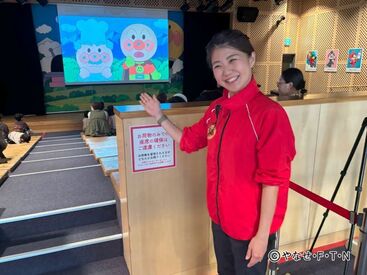 フリーターさんや主婦さんが多数活躍中！
ショーやキャラクター、お客様の誘導など、
毎日楽しく働ける環境です♪