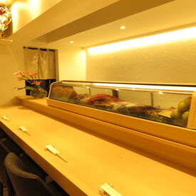 \とにかくアクセスが良い/
新橋駅から徒歩5分!
学校帰りや、かけもち先からでも、
通いやすい街中立地なのもポイント♪