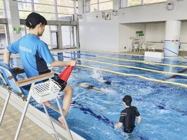 出雲ゆうプラザ 屋内なので季節問わず快適な
室内温水レジャープール施設◎
幅広い年齢のスタッフが活躍中です♪
未経験スタートも大歓迎(*^^*)/