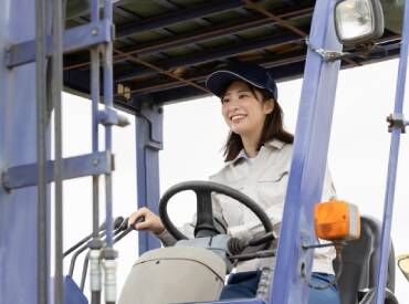 産業石材砂利の加工作業！
リフト作業がメインのため力仕事は少なめ♪
女性スタッフも活躍中です◎

※画像はイメージです