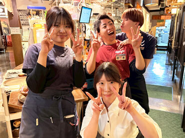 \未経験さん大歓迎!/
みんなで協力しながら働けるから安心♪
気づけば、サービススキルが
ぐんぐんアップしているかも…!?