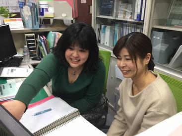 大学受験 英語専門塾 クロノスアカデミー (中高生対象) 30～50代まで幅広い世代が活躍中♪
生徒の対応/教材準備/データ入力など！
「夕方以降」や「土曜」に勤務できる方大歓迎☆