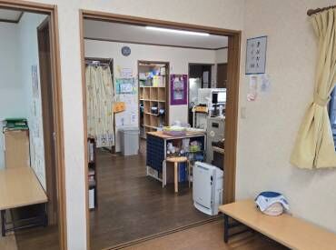 西浦和さくらっこ第二(特定非営利活動法人さいたま市学童保育の会) 【西浦和さくらっこ第二】
大学生活躍中◎子どもたちと全力で一緒に遊んで、
スタッフ一同和気あいあいとした雰囲気です！
