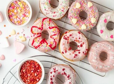 株式会社三越伊勢丹ヒューマン・ソリューションズ　福岡営業所 ★洋菓子の販売のお仕事
「洋菓子が好き・人と話すお仕事がしたい」
気になる方はぜひご応募ください！
※画像はイメージです