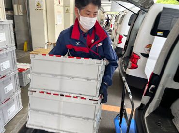 株式会社メディスケット 神奈川ALC 40～50代を中心に、20代～シニアまで幅広く活躍中！
最初は普通免許(AT限定可)があればOK◎
安定企業に転職したい方も大歓迎♪