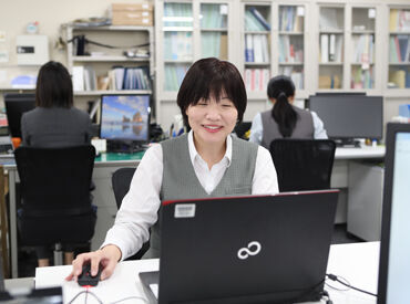 株式会社一条工務店 (勤務地:松江展示場) 制服あり◎毎日何を着ていこうか悩む必要なし♪
空調が効いている快適な職場で事務のお仕事始めよう◎