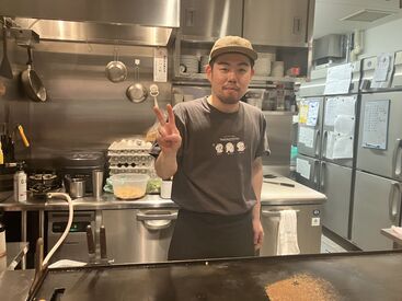 ◆当店自慢の"たこ焼"◆
秘伝の"特製ソース"や"秘伝の生地、
京都の"九条ネギ"冷凍は一切使わない"生だこ"など妥協は一切なし！