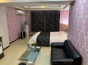 30～50代の男女スタッフ活躍中！
「子供が学校に行っている時間を活用したい」
「掛け持ちで働きたい」等応募の理由は何でもOK☆