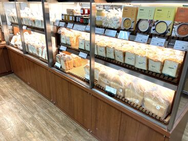 株式会社”ドンク”ならではの楽しさとやりがいがいっぱいです♪
新商品がでると、みんなで試食ができるのも楽しみの1つ★