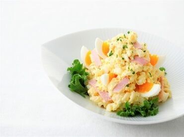 オシャレサラダやお惣菜の販売◎
学生さん、主婦(夫)さん、フリーターさん大歓迎♪
あなたにあった働き方が出来ます☆