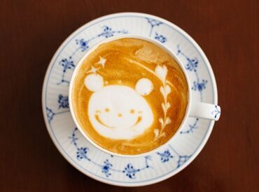 新橋　ツバキカフェ 学生さん大歓迎♪
友達も誘って一緒に応募もOK★