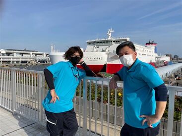 太平洋總業サービス株式会社（さんふらわあターミナル(大阪) 第2ターミナル） シフトも相談OK★あなたのペースで無理なく働けます！
車やバイク通勤もOKなので通いやすさもバッチリ♪