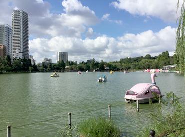 ＜四季折々の風景が楽しめる！＞
自然を感じながらお仕事ができるのも魅力です♪