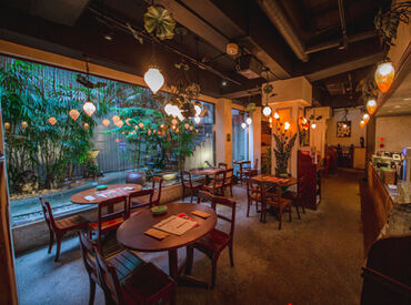 モンスーンカフェ　 自由が丘 まるで海外旅行気分♪
アジアンリゾートを思わせる店内は、
エキゾチックな雰囲気がたっぷり☆