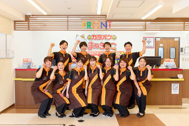 カラオケまねきねこ　沼田材木町店（Ｂ） ≪お仕事はシンプル×簡単！≫
未経験でも安心してスタートできる♪
食事補助や交通費もあって、
お財布に優しいバイト先です◎