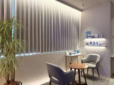 まずは明るい接客ができれば大丈夫!
仕事の流れは丁寧に教えますので
安心してご応募ください◎