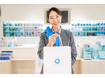 ★実際に未経験から始めたスタッフも多数★
まずは笑顔で対応ができればOKです！
お気軽にご応募ください♪