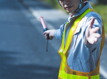 ＼先輩の”マンツーマン”指導も♪／
現場では、先輩が優しく教えてくれるので、
わからないこともすぐに解決◎