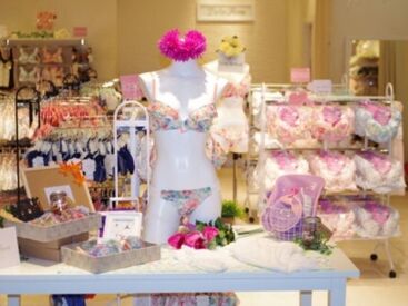 Dolce Fiora （ドルチェ フィオラ）五反田東急スクエア店 ＜シフトは柔軟！＞
週1日・4時間~
急な用事もお気軽にご相談ください★
シフトの調整も柔軟に対応します