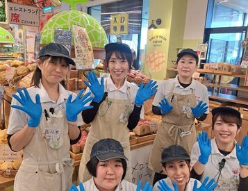 道の駅 常総 ■道の駅内のメロンパン製造
大人気で売り切れ必至のメロンパンを作ろう！
研修ではイチから丁寧に教えます♪