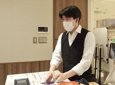 お仕事は料理の提供やオーダーなど◎
わからないことがあれば先輩STAFFが優しく教えるので
何でも聞いてくださいね♪