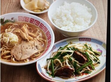 町中華 丸福飯店 丸福豊橋向山店 ＼＼NEW STAFF大募集／／
短期OK！オープニングで仲間と楽しくホールスタッフ♪
学生・フリーター中心に活躍中！