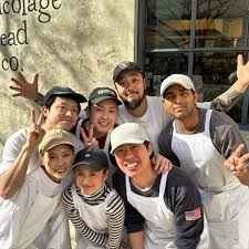 ＜ 飲食経験がある方も大歓迎です ＞
今までで一番居心地がいい！そんな環境を
一緒に作っていきませんか？お気軽にご応募を◎