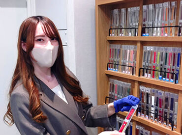 i-clock　ファボーレ富山 "やる気"と"笑顔"があればOK！
人と話すことが好きな方にピッタリ♪
お客様に寄り添いながら一緒に時計選びなど◎