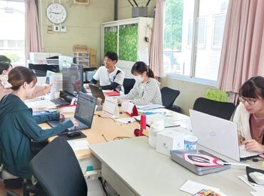 たけのこクラブ ＼1ヶ月単位の短期勤務OK◎／
「将来子供に関わるお仕事がしたい！」
そんな学生さんにピッタリ♪
経験を積んでスキルアップ！