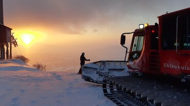 雫石プリンスホテル 「働いてよかった!!」の声が続々☆

雫石という
最高のロケーションで働ける♪
<<マイカー通勤OK>>