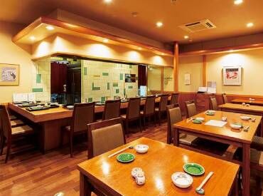 ＼未経験・バイトデビューもOK！／
接客・飲食店での経験がなくても歓迎♪
初めての方でもしっかりサポートします◎