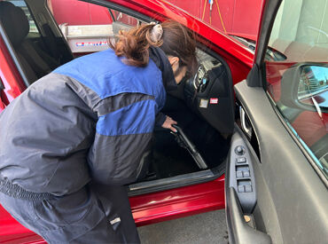 ネイル・髪色は華美すぎなければ自由♪
ヒゲなどもそのままでOKです
普段の自分のままで働ける職場です